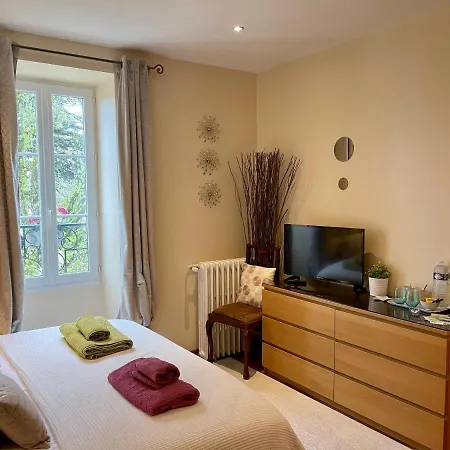 Gites Du Caylar - Chambres 4* Le Caylar