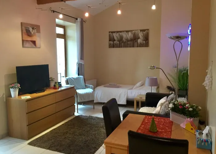 Du Caylar - Et Appartments Gæstehus Le Caylar
